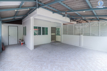 *****ทาวน์เฮ้าส์มือสองย่านนนทบุรี ม.พระปิ่น3 กาญจนาภิเษก บ้านพร้อมอยู่ ทำเลดี บนเนื้อที่ 24 ตร.ว. ฟังก์ชัน 2 ห้องนอน 2 ห้องน้ำ 2 ที่จอดรถ แถมฟรี! เครื่องปรับอากาศ 1 เครื่อง เชื่อมต่อถนนกาญจนาภิเษก และถนนรัตนาธิเบศร์ ใกล้เซ็นทรัลเวสต์เกต และรถไฟฟ้าสายสีม่วง "สถานีตลาดบางใหญ่"